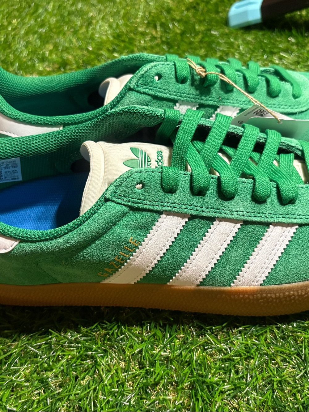 Adidas Gazelle unisex Green Suede Sneakers mens 11, women’s 12